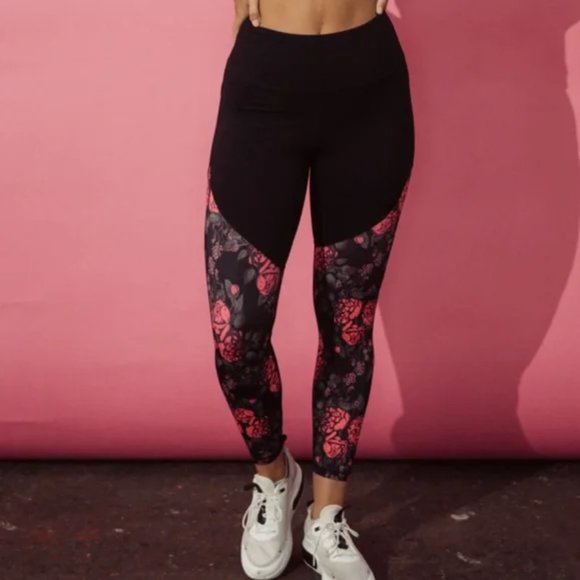 ZYIA Pants - Zyia Electric Crimson Rose Luxe Pocket Hi-Rise 7/8 legging